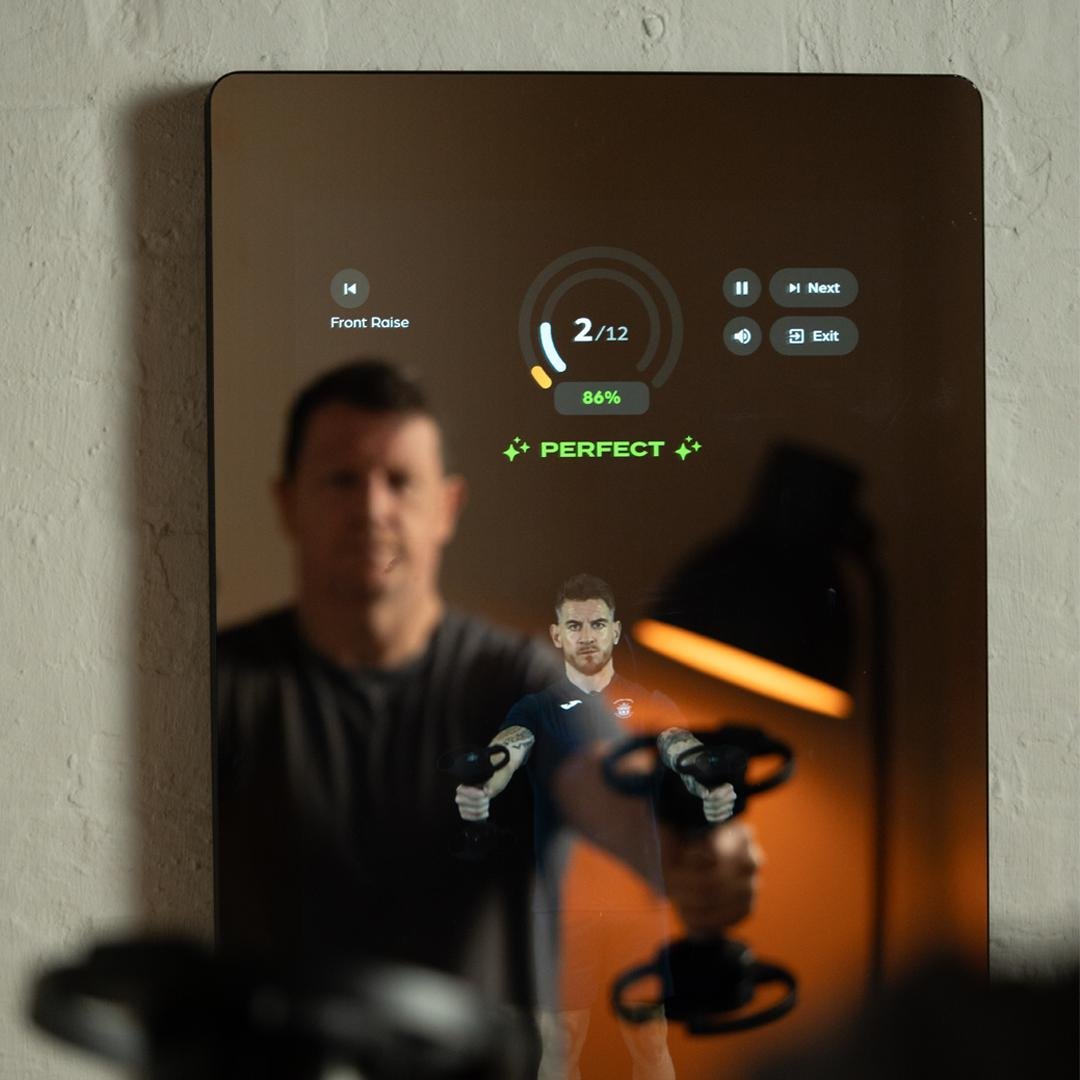 Automotive smart mirror theme